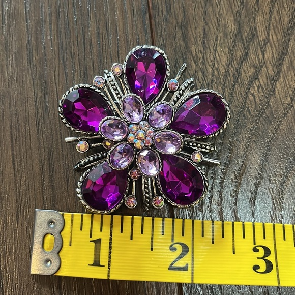 Shiny Purple Flower Brooch - Picture 5 of 6